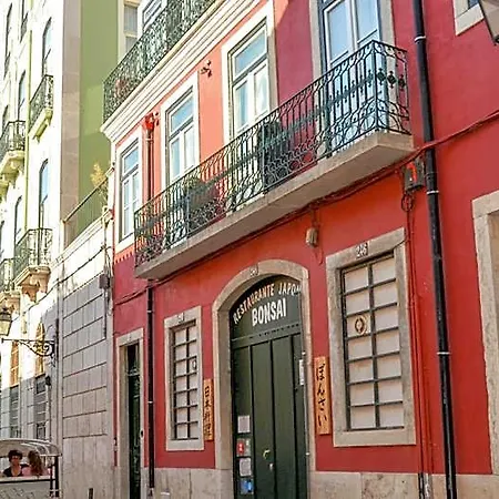 Bairro Alto בית הארחה 4*