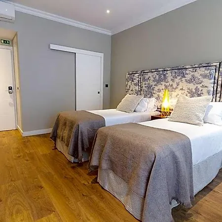 Bairro Alto בית הארחה 4*